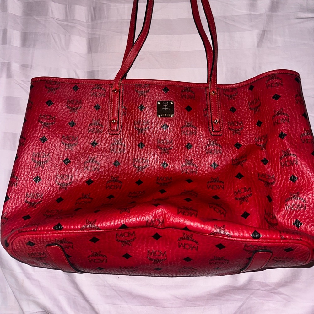 RED MCM BAG